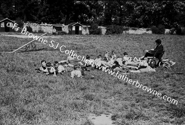 LINDEN NURSING HOME BOYS IN GRASS